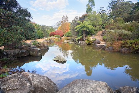 Picturesque lagoon at Mt Tomah in Autumn a beautiful spot in the mountains to relax and unwind Foto de stock - Super Valor sin royalties y Suscripción, Código: 400-07528912