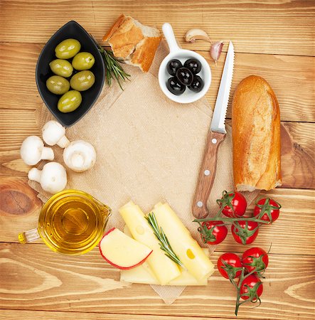simsearch:695-05772884,k - Cooking paper for copy space and various food Stockbilder - Microstock & Abonnement, Bildnummer: 400-07545244