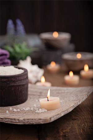 Spa and wellness setting with natural bath salt, candles, towels and flower. Wooden dayspa nature set Stockbilder - Microstock & Abonnement, Bildnummer: 400-07546068
