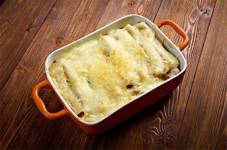 Cannelloni with beef ragu and topped with bechamel sauce.farmhouse kitchen Stock Photo - Budget Royalty-Free & Subscription, Code: 400-07546323