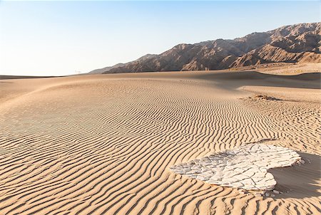 simsearch:400-06415515,k - Sand dunes of Mesquite Flat in Death Valley Desert - California Fotografie stock - Microstock e Abbonamento, Codice: 400-07555212