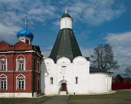 simsearch:400-08073699,k - Dormition church of the Uspensky Brusenskiy nunnery of Kolomna Kremlin Foto de stock - Super Valor sin royalties y Suscripción, Código: 400-07555779
