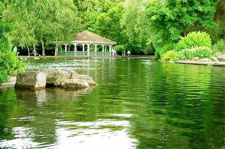 simsearch:400-04416181,k - St Stephen's Green park in Dublin Fotografie stock - Microstock e Abbonamento, Codice: 400-07556718