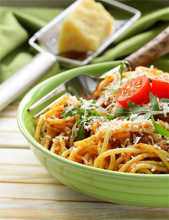 simsearch:400-06948846,k - traditional pasta with tomato sauce spaghetti bolognese with parmesan Photographie de stock - Aubaine LD & Abonnement, Code: 400-07558339
