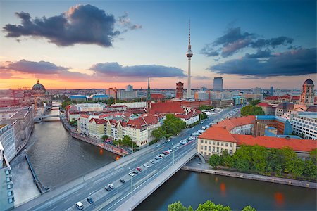 river spree - Aerial view of Berlin during beautiful sunset. Photographie de stock - Aubaine LD & Abonnement, Code: 400-07558364