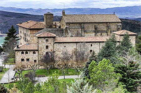 simsearch:400-06366782,k - Picture inside the monastery yard in Spain Photographie de stock - Aubaine LD & Abonnement, Code: 400-07553423