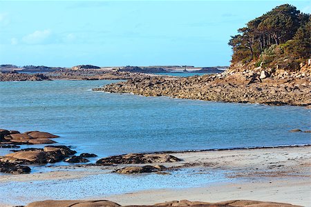 simsearch:400-07825329,k - The Cote de granite rose (or Pink Granite Coast) in Brittany, France. Spring view. Foto de stock - Super Valor sin royalties y Suscripción, Código: 400-07569271