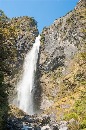 simsearch:400-07756743,k - Devil's Punchbowl Waterfall in the Arthur's Pass National Park, New Zealand Foto de stock - Super Valor sin royalties y Suscripción, Código: 400-07569665