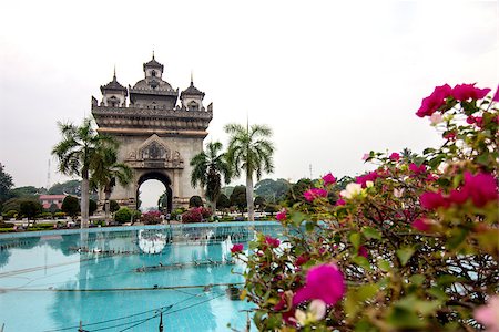 simsearch:862-06542306,k - Patuxai monument in Vientiane capital of Laos Photographie de stock - Aubaine LD & Abonnement, Code: 400-07569872