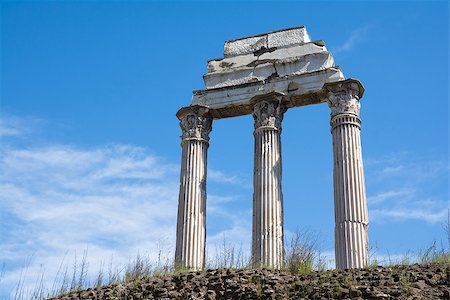 simsearch:400-07574288,k - ruin of the temple of Castore and Polluce in the roman forum in rome Stock Photo - Budget Royalty-Free & Subscription, Code: 400-07574287
