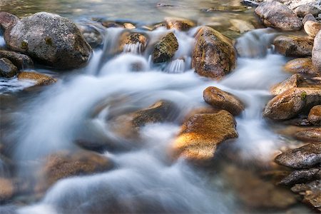 simsearch:400-04452321,k - creek flowing over the rocks Fotografie stock - Microstock e Abbonamento, Codice: 400-07574787