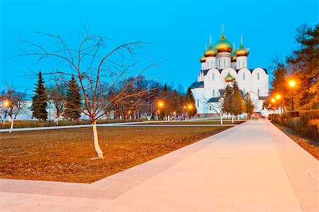 simsearch:400-06409424,k - Evening shot of an Orthodox church in Yaroslavl Foto de stock - Super Valor sin royalties y Suscripción, Código: 400-07576067