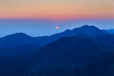 simsearch:400-07302061,k - sunrise over the Fagaras Mountains, Romania. View from Negoiu Peak  2535m Foto de stock - Royalty-Free Super Valor e Assinatura, Número: 400-07576159