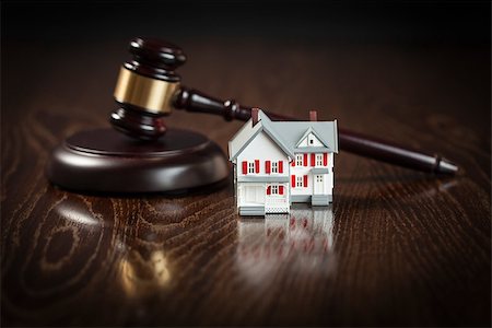 eviction - Gavel and Small Model House on Wooden Table. Stock Photo - Budget Royalty-Free & Subscription, Code: 400-07579715