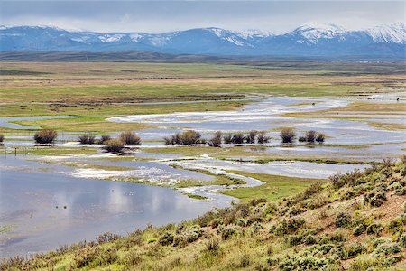 Illinois River meanders through Arapaho National Wildlife Refuge, North Park near Walden, Colorado, spring scenery with flooded meadows Photographie de stock - Aubaine LD & Abonnement, Code: 400-07570154
