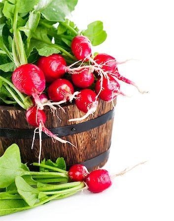 simsearch:400-07667021,k - Vegetables fresh radish in wooden bucket. Isolated on white background Stock Photo - Budget Royalty-Free & Subscription, Code: 400-07570559