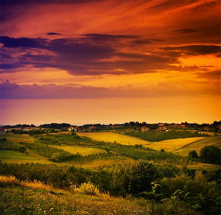 simsearch:400-07189007,k - Beautiful sunset in the countryside Fotografie stock - Microstock e Abbonamento, Codice: 400-07570754