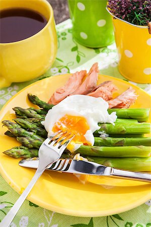 poached salmon - Poached egg and green asparagus for breakfast Stock Photo - Budget Royalty-Free & Subscription, Code: 400-07571766