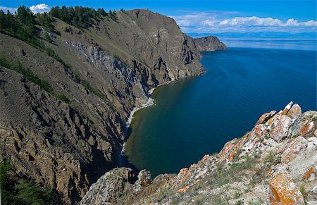 simsearch:400-05155630,k - The steep rocky coast of the northern tip of the island of Olkhon. Lake Baikal, Russia. Foto de stock - Super Valor sin royalties y Suscripción, Código: 400-07572540