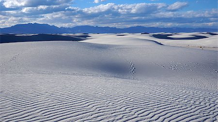 simsearch:855-06313247,k - The White Sands desert is located in Tularosa Basin New Mexico. Photographie de stock - Aubaine LD & Abonnement, Code: 400-07580127