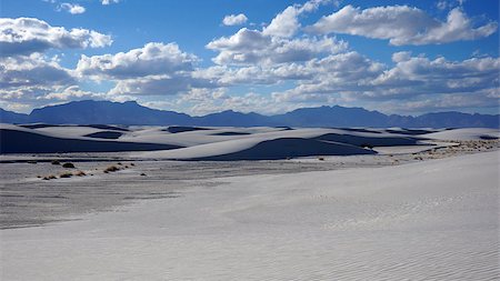 The White Sands desert is located in Tularosa Basin New Mexico. Stockbilder - Microstock & Abonnement, Bildnummer: 400-07580904