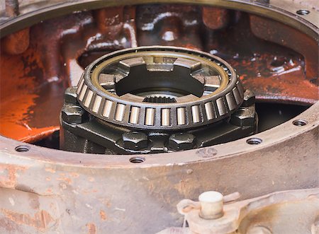 Close-up Inside of gearbox with ball bearings Stock Photo - Budget Royalty-Free & Subscription, Code: 400-07615592