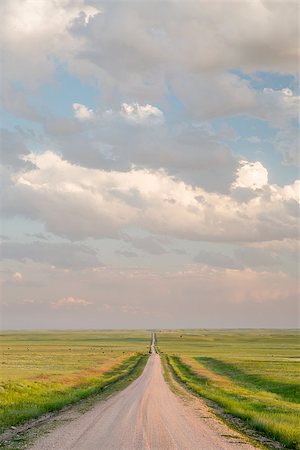 simsearch:400-07306312,k - rural road in  eastern Colorado prairie in springtime, Pawnee National Grassland Foto de stock - Super Valor sin royalties y Suscripción, Código: 400-07617227