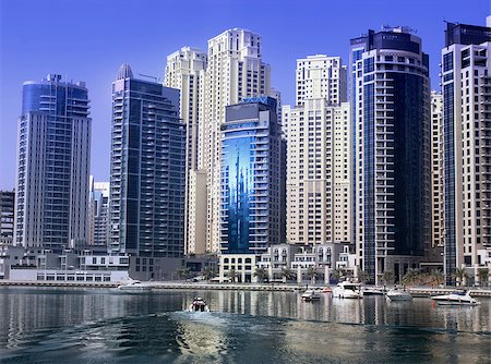 radodn (artist) - Dubai Marina lake Fotografie stock - Microstock e Abbonamento, Codice: 400-07618901