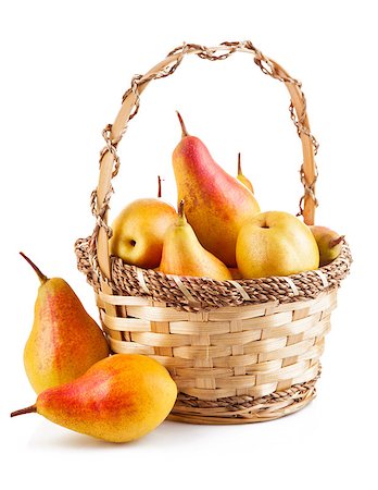 simsearch:400-07667021,k - Fresh pear in wicker basket. Isolated on white background Stock Photo - Budget Royalty-Free & Subscription, Code: 400-07618959