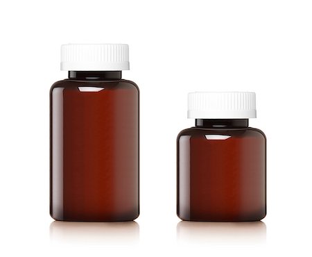 simsearch:400-09097751,k - Medicine bottle of brown glass or Plastic isolated on white background, (clipping work path included). Foto de stock - Super Valor sin royalties y Suscripción, Código: 400-07613309