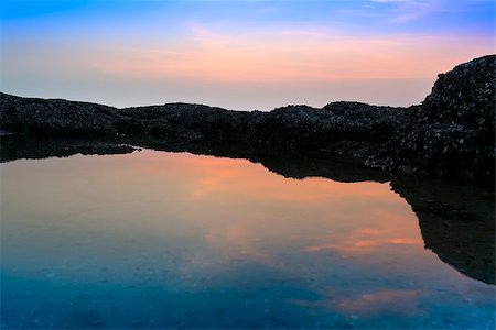 pattaya - Silent Water on Wong Amat Beach Sundown. North of Pattaya City, Thailand. Foto de stock - Super Valor sin royalties y Suscripción, Código: 400-07613737