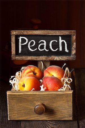 simsearch:400-07675974,k - Box of fresh summer peaches on a wooden board. Stock Photo - Budget Royalty-Free & Subscription, Code: 400-07626104