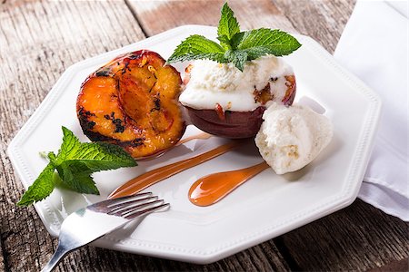 Grilled peaches with fresh cream Stock Photo - Budget Royalty-Free & Subscription, Code: 400-07626714