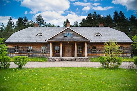 simsearch:400-07627350,k - Old rural house with wooden roof near Bialystok, Poland Foto de stock - Super Valor sin royalties y Suscripción, Código: 400-07627353