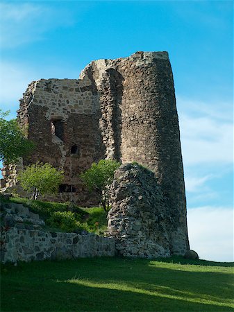 simsearch:400-04747820,k - Ancient fortress of Georgia against the blue sky Photographie de stock - Aubaine LD & Abonnement, Code: 400-07628348