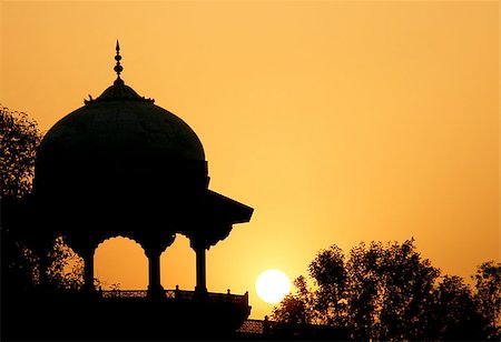 simsearch:400-06558376,k - Moslem fortress silhouette at sunrise. Taj Mahal, Agra, India Stock Photo - Budget Royalty-Free & Subscription, Code: 400-07628940