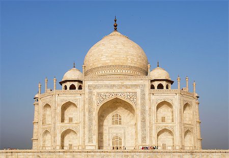 simsearch:400-05006924,k - Overview of the Taj Mahal, Agra, India Photographie de stock - Aubaine LD & Abonnement, Code: 400-07628954