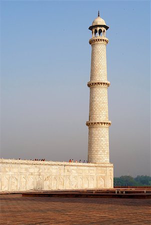 sun rise in agra - Overview of the Taj Mahal and garden, Agra, India Stock Photo - Budget Royalty-Free & Subscription, Code: 400-07628955