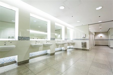 simsearch:400-04835835,k - interior of private restroom , toilet Fotografie stock - Microstock e Abbonamento, Codice: 400-07629122