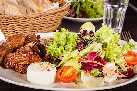 simsearch:400-06076521,k - grilled beef stripes fresh mixed salad and warm goat cheese Stockbilder - Microstock & Abonnement, Bildnummer: 400-07629975