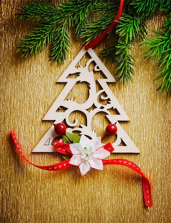 simsearch:400-07246701,k - Christmas ornament on golden paper background Stock Photo - Budget Royalty-Free & Subscription, Code: 400-07620242