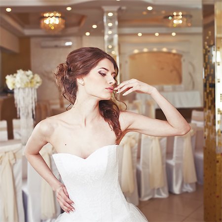Charming young caucasian bride, wedding picture. Stock Photo - Budget Royalty-Free & Subscription, Code: 400-07620405