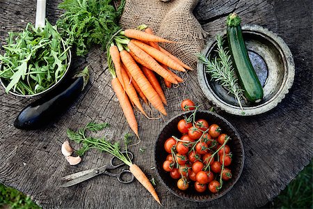 Fresh organic vegetables. Food background. Healthy food from garden Stock Photo - Budget Royalty-Free & Subscription, Code: 400-07620494