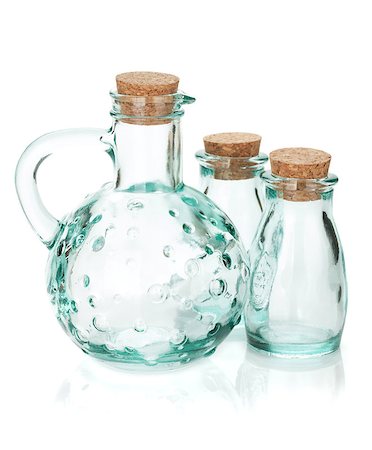 simsearch:400-05026177,k - Glass bottles for seasoning. Isolated on white background Foto de stock - Super Valor sin royalties y Suscripción, Código: 400-07623771