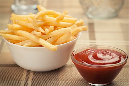 simsearch:400-04302762,k - French Fries and Ketchup Stock Photo - Budget Royalty-Free & Subscription, Code: 400-07633359