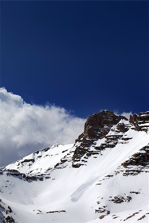 simsearch:400-07215536,k - Snowy rocks with traces from avalanche. Turkey, Central Taurus Mountains, Aladaglar (Anti Taurus), plateau Edigel (Yedi Goller) Foto de stock - Super Valor sin royalties y Suscripción, Código: 400-07657885