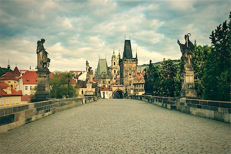 Vintage image of Charles Bridge and Prague Castle in the morning Photographie de stock - Aubaine LD & Abonnement, Code: 400-07659215