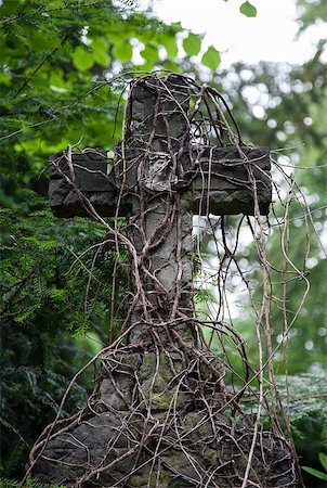 simsearch:400-04626291,k - Grave at Melaten Friedhof in Cologne, Germany Fotografie stock - Microstock e Abbonamento, Codice: 400-07659611