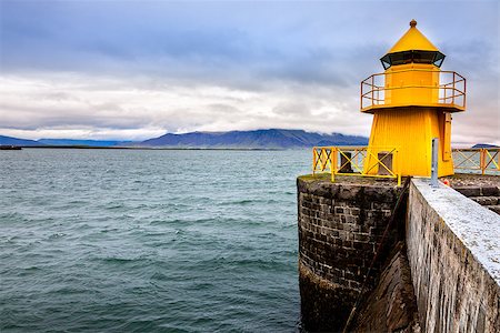 simsearch:400-04083138,k - Lighthouse at the entrance to Reykjavik harbor in Iceland Foto de stock - Super Valor sin royalties y Suscripción, Código: 400-07666535