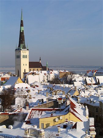 Old city on winter Foto de stock - Super Valor sin royalties y Suscripción, Código: 400-07666964